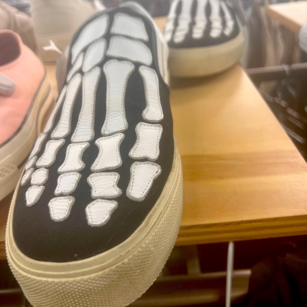 Amiri skull slip ons